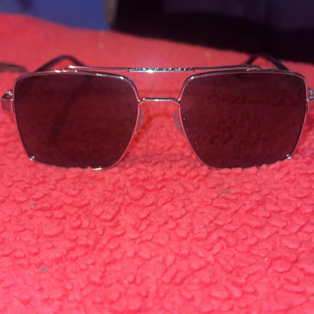 Foster grant sun glasses